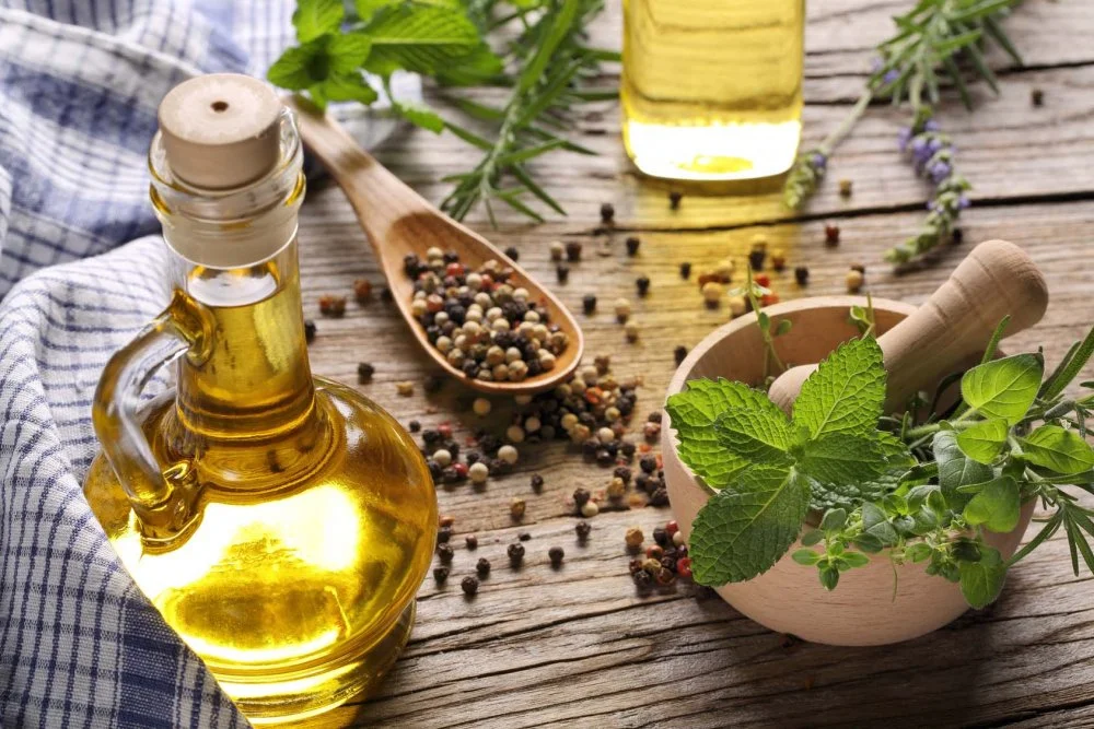 7. مرطوب‌سازی با روغن‌های گیاهی